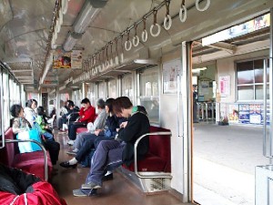 北勢線車内
